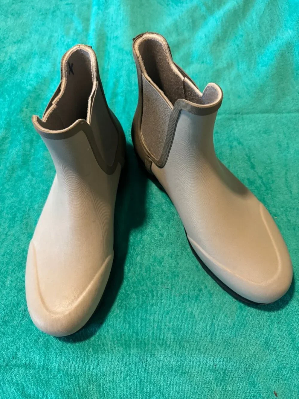 Bogs Chelsea Mid-Rise Rain Boot- Like New- Size 10